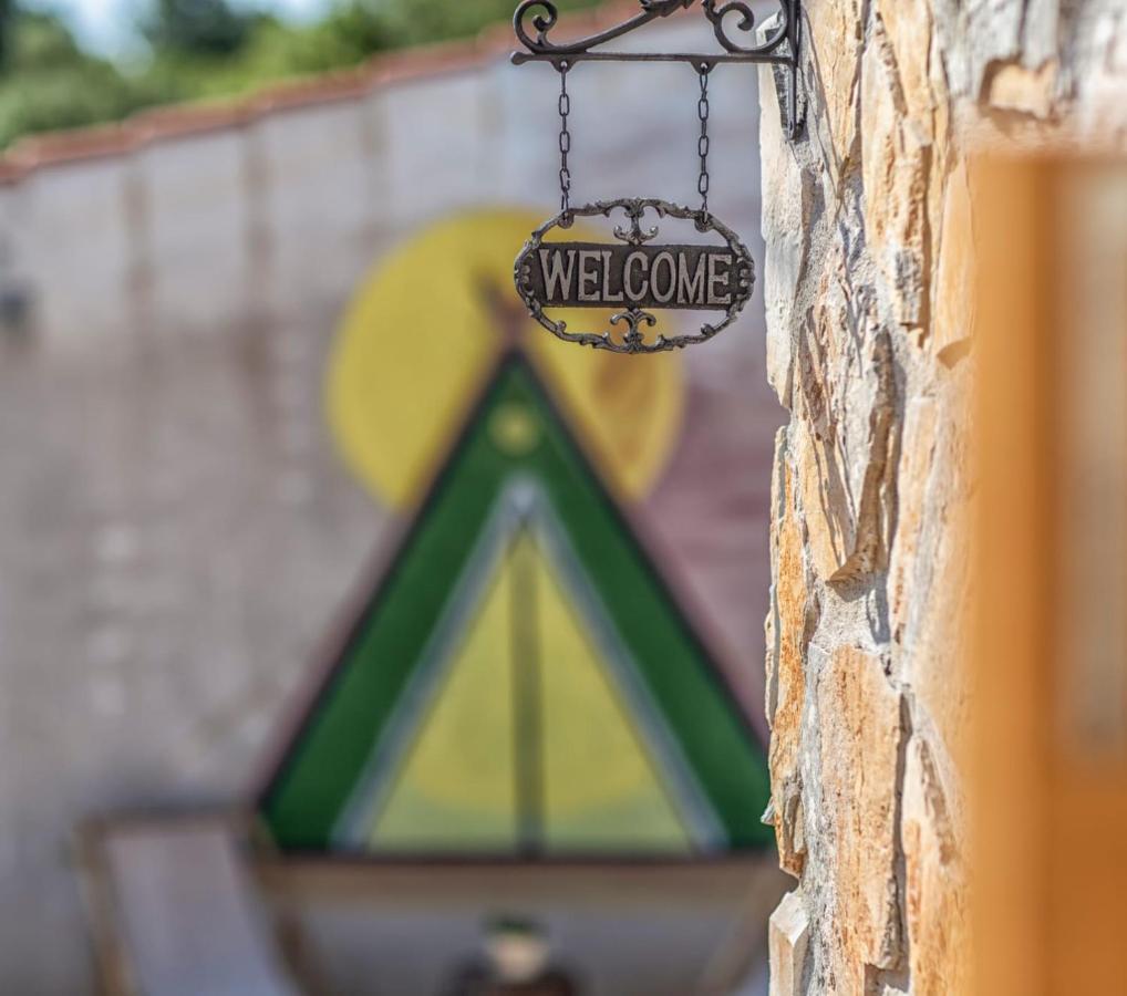 Hotel Mini Kamp Perla Prvić Luka Exterior foto